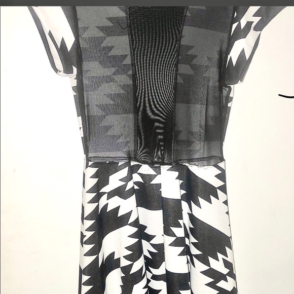 Geometric dress with sheer surprise - Picture 2 of 4